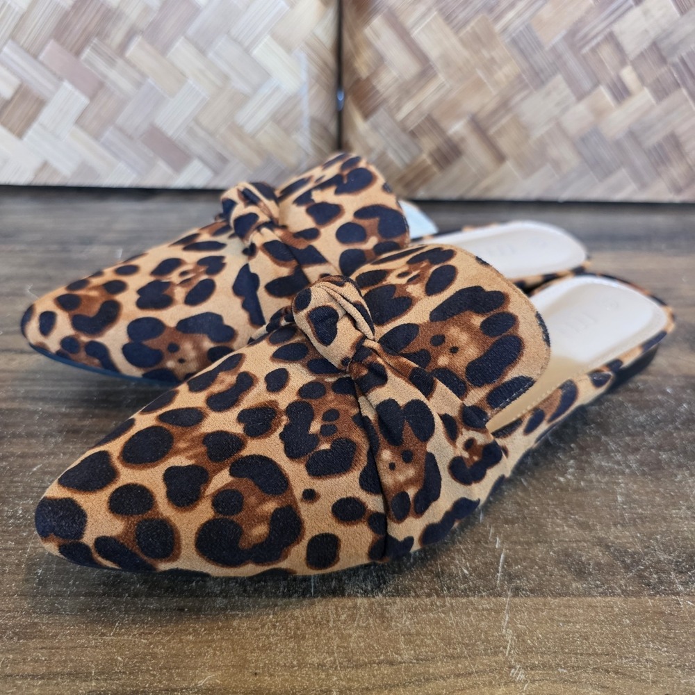 Musshoe Shoes Women's Size 9.5 Cheetah Print Mule Loafers Flat Slip On Point Toe
